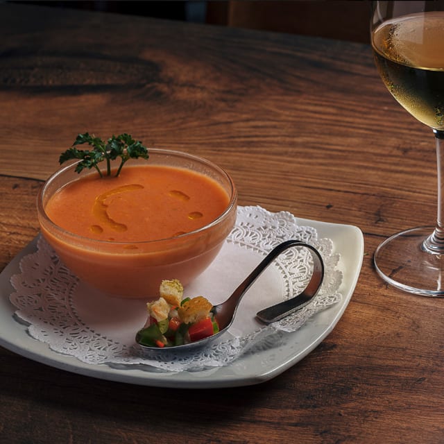 Sopa De Gazpacho C / Guarnición.